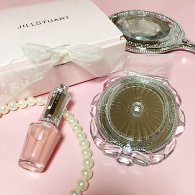 Qoo10 クーポン適用商品プレゼントに買い逃し注意 Jillstuart ジルスチュアート コンパクトミラー 専用ポーチ付 送料無料 ラッピング不可