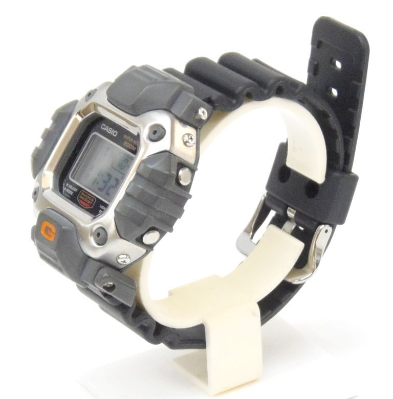 Qoo10 ｶｼｵ ﾒﾝｽﾞｳｫｯﾁ 腕時計 G Shock ｶﾞﾝﾀﾞﾑﾓﾃﾞﾙ 一部破損有 Dw 6400c 1v ｸﾞﾚｰ 中古