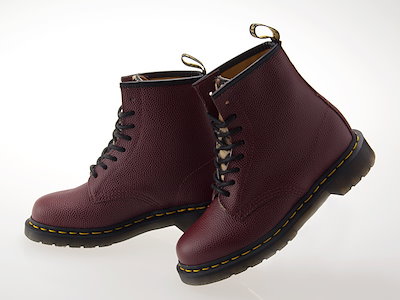 dr martens eyelet boot