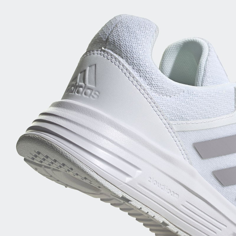 Qoo10 公式アディダス Adidas ランニング ギャラクシー 5 Galaxy 5 レディース シューズ スポーツシューズ 白 ホワイト Fw6126 ランニングシューズ スパイクレス