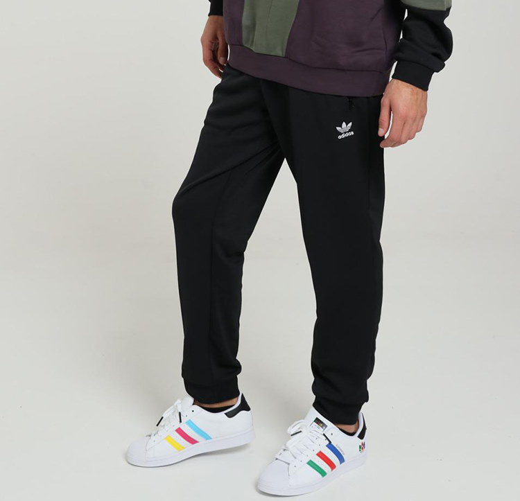 adidas trefoil originals