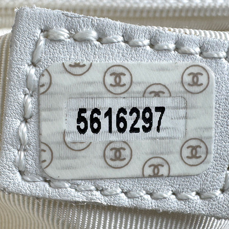 シャネル CHANEL リュック キャビアスキンレザー ホワイト レディース z5440 シャネル CHANEL リュック キャビアスキンレザー ホワイト レディース z5440