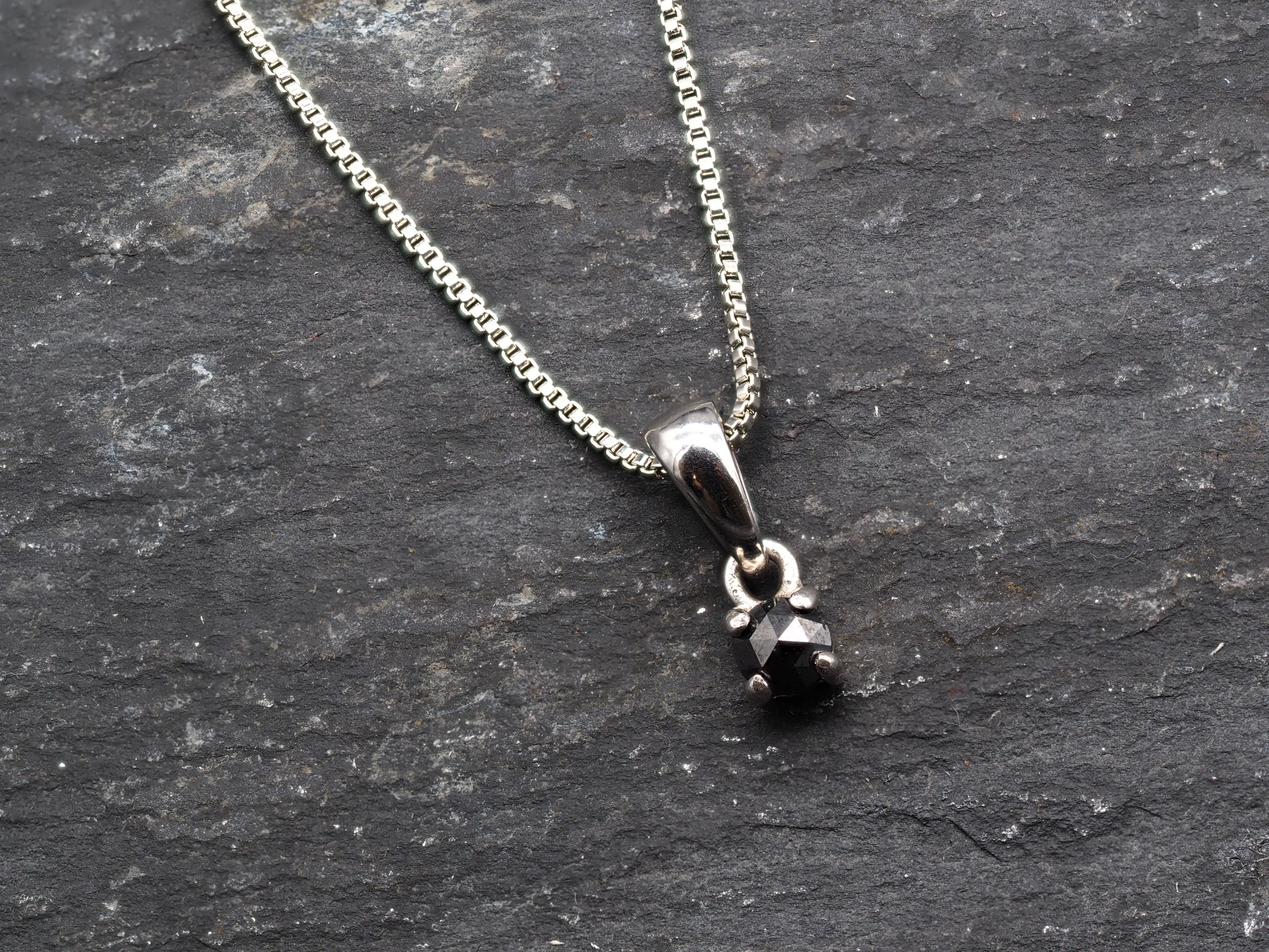 選べる!! 天然石 ブラック ダイヤモンド ネックレス 一粒 18K WG YG ソリティア A ジュエリー ペンダント 誕生日 バレンタイン 宝石 貴金属 ジュエリー 冠婚葬祭 セミフォーマル 選べる!! 天然石 ブラック ダイヤモンド ネックレス 一粒 18K WG YG ソリティア A ジュエリー ペンダント 誕生日 バレンタイン 宝石 貴金属 ジュエリー 冠婚葬祭 セミフォーマル