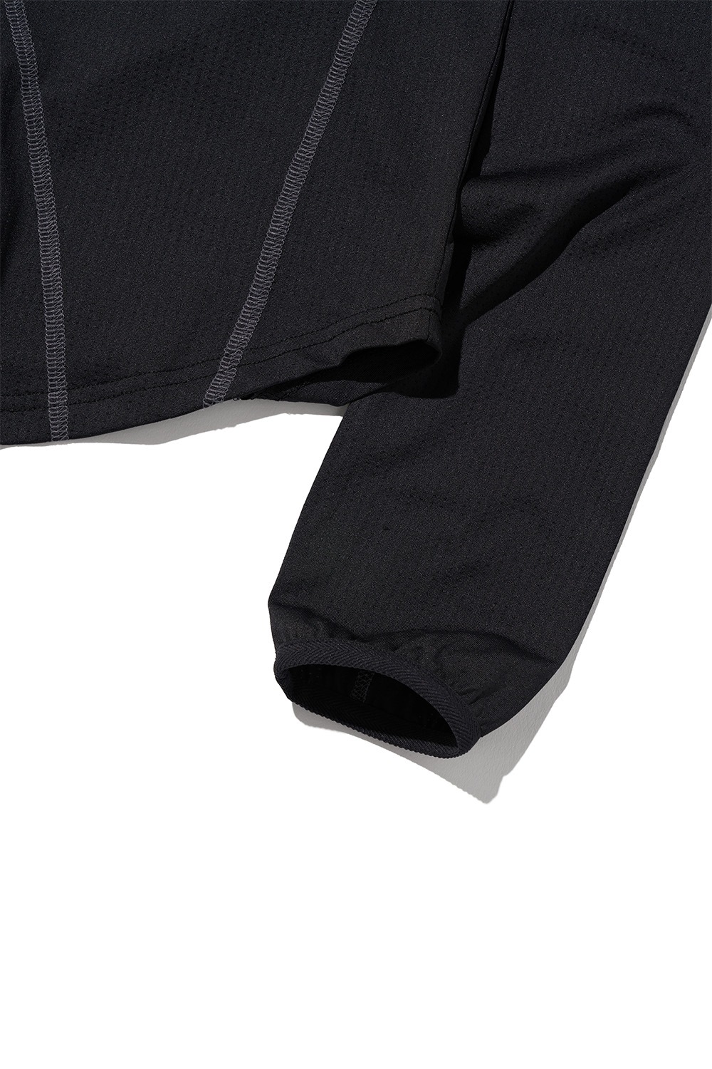 MISCHIEF】 DRAPED TURTLENECK TOP : BLACK