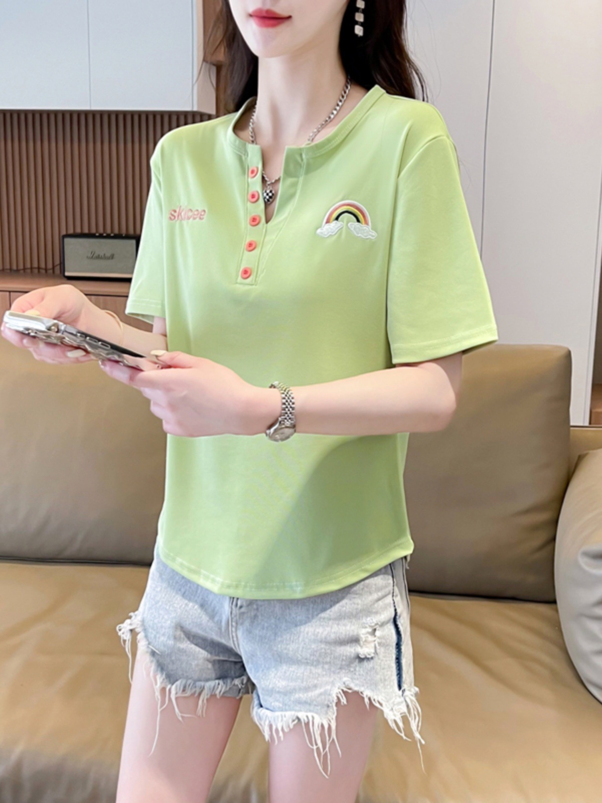 【1点ご購入 で10点プレゼントいたします】正肩Tシャツ女性半袖韓国版ゆったり女装小柄百合v襟上着 【1点ご購入 で10点プレゼントいたします】正肩Tシャツ女性半袖韓国版ゆったり女装小柄百合v襟上着