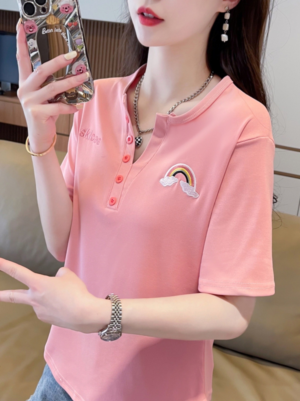 【1点ご購入 で10点プレゼントいたします】正肩Tシャツ女性半袖韓国版ゆったり女装小柄百合v襟上着 【1点ご購入 で10点プレゼントいたします】正肩Tシャツ女性半袖韓国版ゆったり女装小柄百合v襟上着