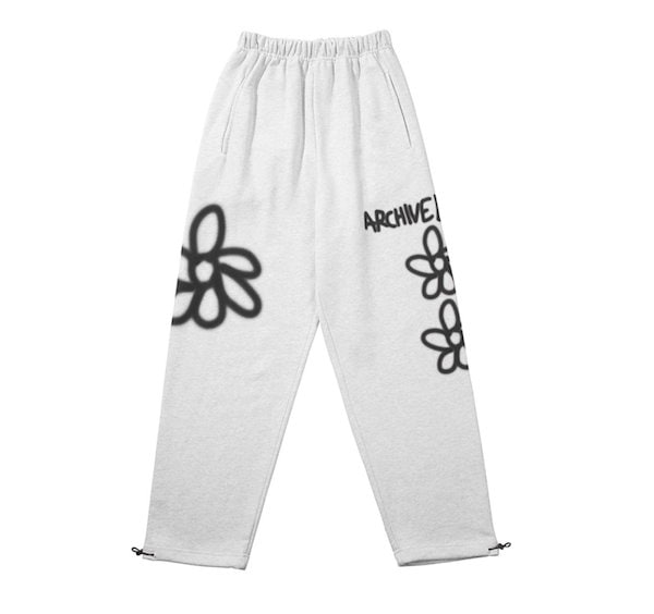 24SS LE SSERAFIM Chaewon 着用 939 DAISY SWEAT PANTS スウェット[公式正規品]