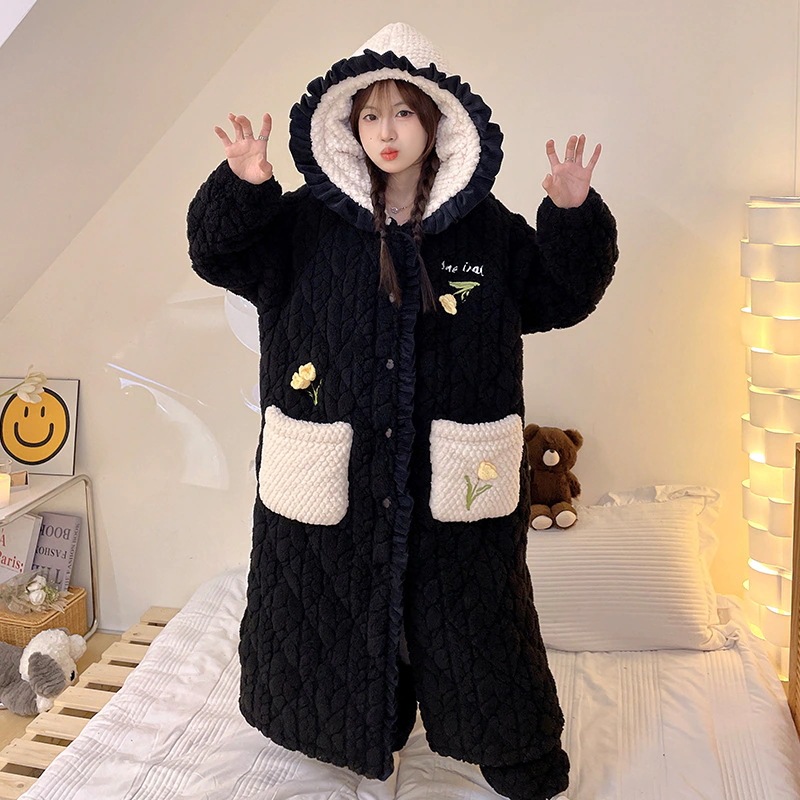 女性はサンゴのベルベット厚いフランネルのスーツのトラック