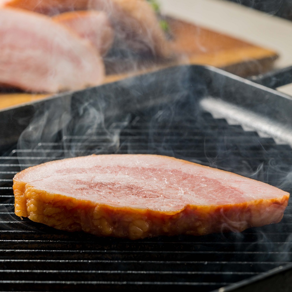 くんちゃまベーコンブロック2kg ベーコン 朝食 沖縄名物 沖縄ハム ジューシー ブロック キャンプ飯 くんちゃまベーコンブロック2kg ベーコン 朝食 沖縄名物 沖縄ハム ジューシー ブロック キャンプ飯