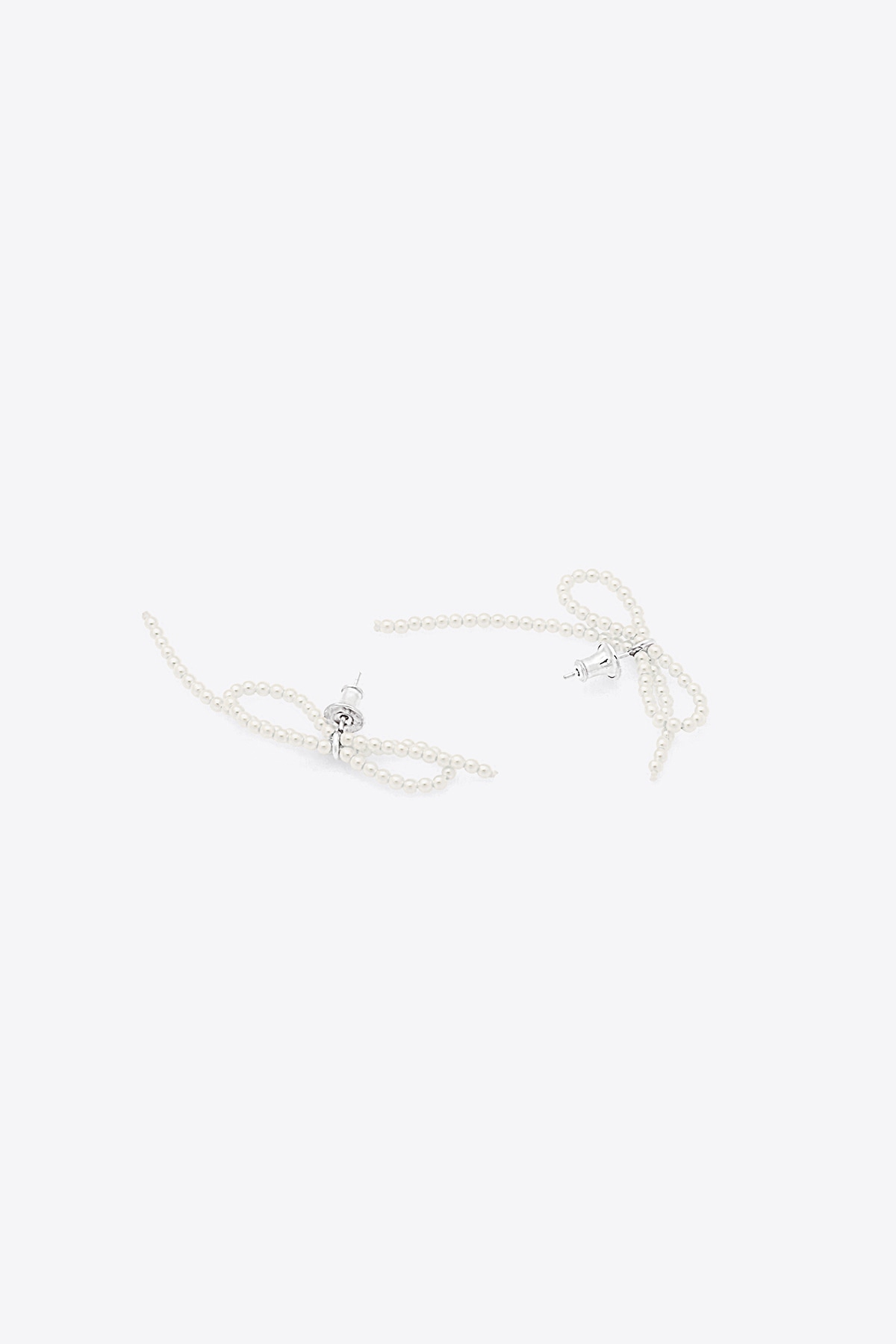 ピアス Monday Edition _ Tiny Pearl Pull Bow Earrings Monday Edition】24SS TINY PEARL BOW EARRINGS ピアス