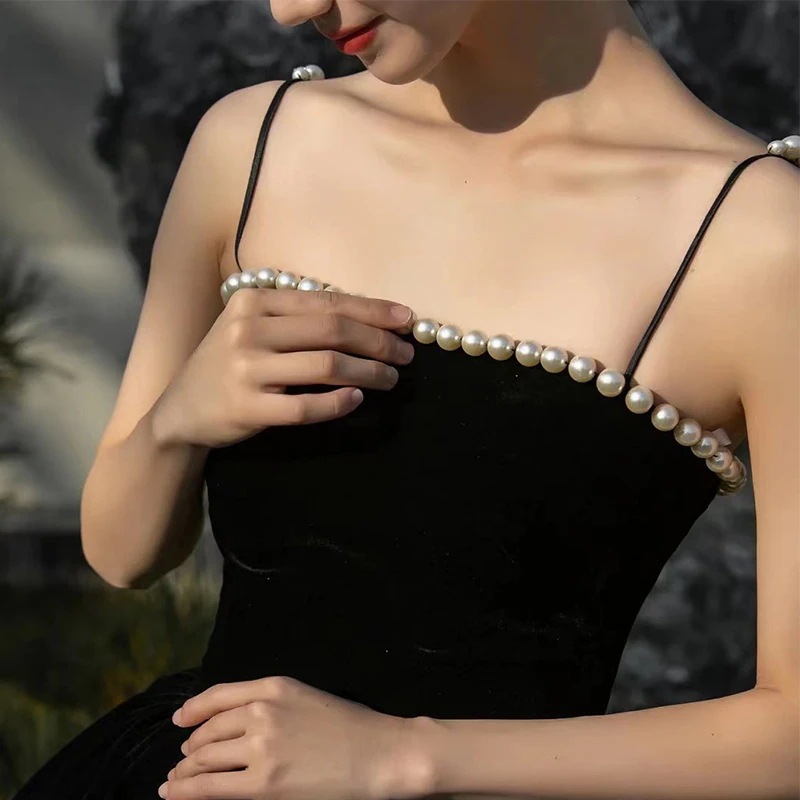 ドレス ブラックドレスベルベット新春気質サスペンダーパールロングスモール毎日年次総会イブニングドレス キャミワンピース