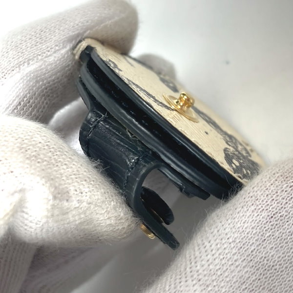 新品未使用　レア品　グッチ　GUCCI　AirTag ホルダー　アップル　レザー snt-05096_3.jpg