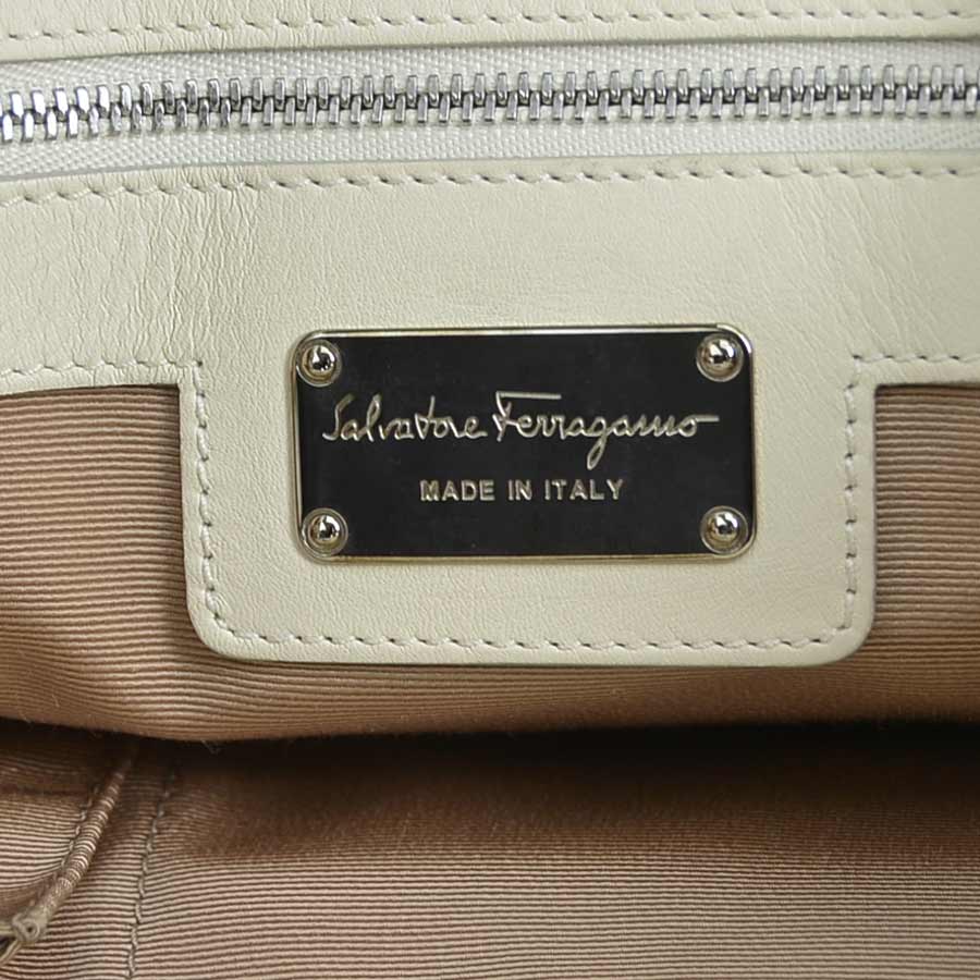 サルヴァトーレフェラガモ Salvatore Ferragamo ハンドバッグ ショルダーバッグ ヴァラリボン レザー アイボリー レディース r10051g サルヴァトーレフェラガモ Salvatore Ferragamo ハンドバッグ ショルダーバッグ ヴァラリボン レザー アイボリー レディース r10051g