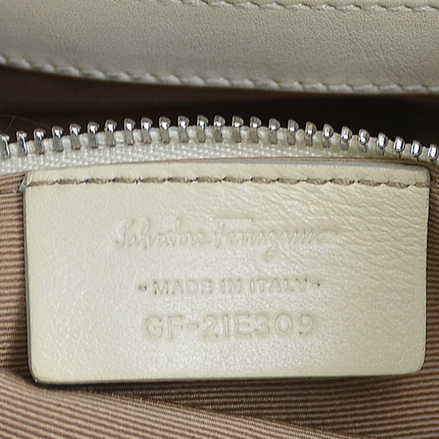 サルヴァトーレフェラガモ Salvatore Ferragamo ハンドバッグ ショルダーバッグ ヴァラリボン レザー アイボリー レディース r10051g サルヴァトーレフェラガモ Salvatore Ferragamo ハンドバッグ ショルダーバッグ ヴァラリボン レザー アイボリー レディース r10051g