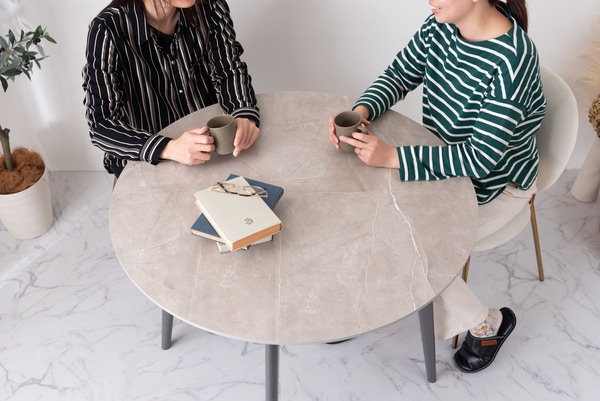 ラウンドテーブル 大理石調 大理石 韓国インテリア シンプル おしゃれ スタイリッシュ 直径90cm 90×90 丸テーブル テーブル ダイニングテーブル つくえ 食卓 韓国 北欧 ストーン かわいい