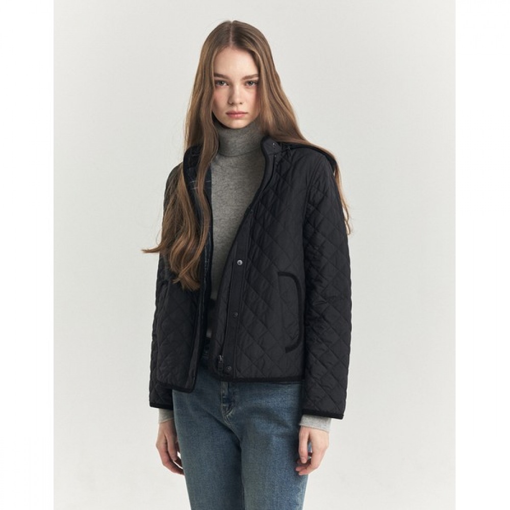 (ヘッジズレディース) 24FW チェック裏地フード付きショートキルトジャンパーブラック HSJU4D911BK (ヘッジズレディース) 24FW チェック裏地フード付きショートキルトジャンパーブラック HSJU4D911BK