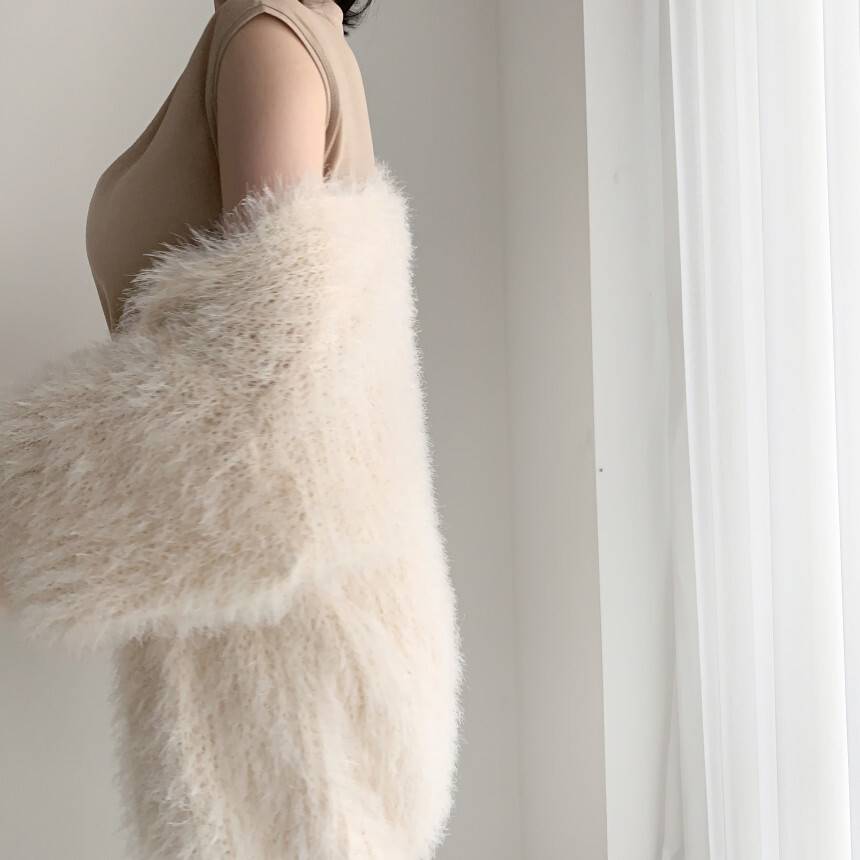 レディース セーター ジャケット アウター ニットソー 袖あり 長袖 ボリューム袖 萌袖 オフショルダー ワンショルダー もこもこ ふわふわ かわいい シンプル おしゃれ ラブリー 無地　春