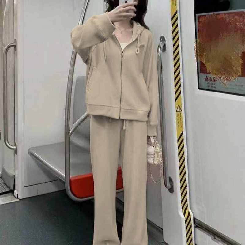 ハイエンドのカスタマイズ-女性のためのファッショナブルでカジュアルな新しいスウェットシャツスーツ 2024 年秋小さな男性のツーピースのフード付きトップの完全なセット