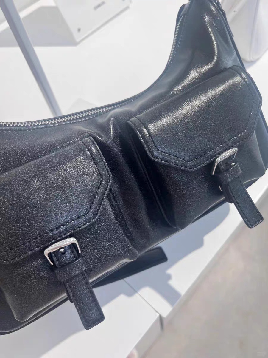 LE SSERAFIM キム・チェウォン 着用 Joey Bag 3色 LE SSERAFIM キム・チェウォン 着用 Joey Bag 3色