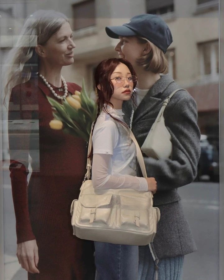 LE SSERAFIM キム・チェウォン 着用 Joey Bag 3色 LE SSERAFIM キム・チェウォン 着用 Joey Bag 3色