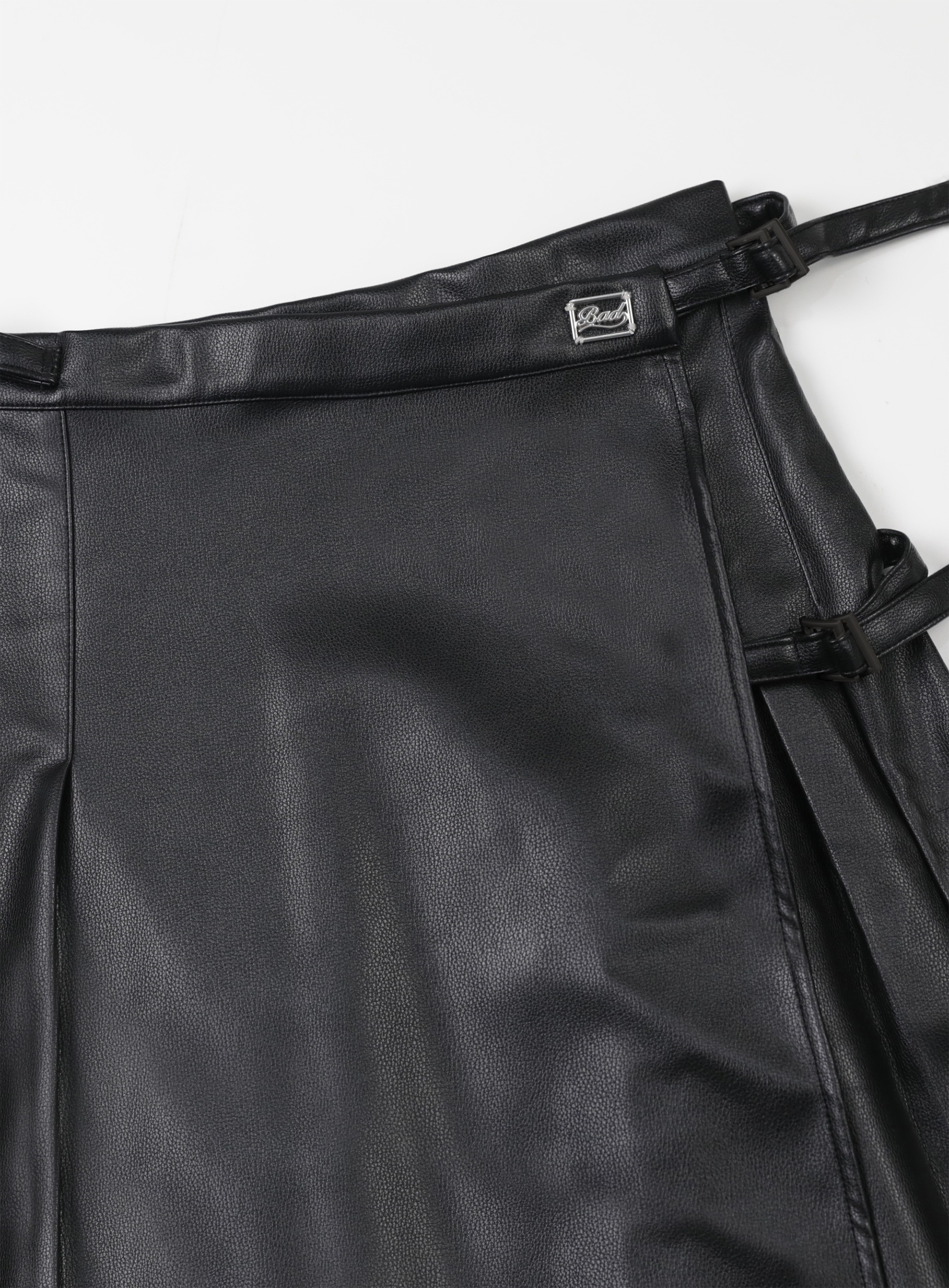 BADBLOOD】 PLEATED LEATHER WRAP SKIRT : BLACK