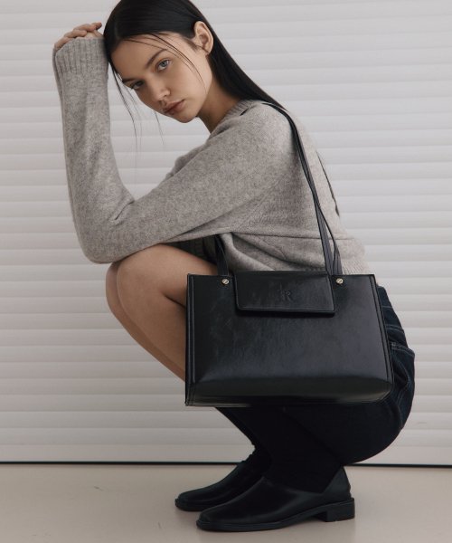 Bolted Square Shoulder Bag 2色 新商品 韓国人気 女性バッグ 学生バッグ デイリーバッグ 新学期 大学生 韓国人気 学生バッグ Bolted Square Shoulder Bag 2色 新商品 韓国人気 女性バッグ 学生バッグ デイリーバッグ 新学期 大学生 韓国人気 学生バッグ