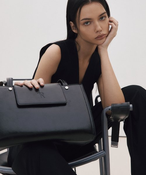 Bolted Square Shoulder Bag 2色 新商品 韓国人気 女性バッグ 学生バッグ デイリーバッグ 新学期 大学生 韓国人気 学生バッグ Bolted Square Shoulder Bag 2色 新商品 韓国人気 女性バッグ 学生バッグ デイリーバッグ 新学期 大学生 韓国人気 学生バッグ