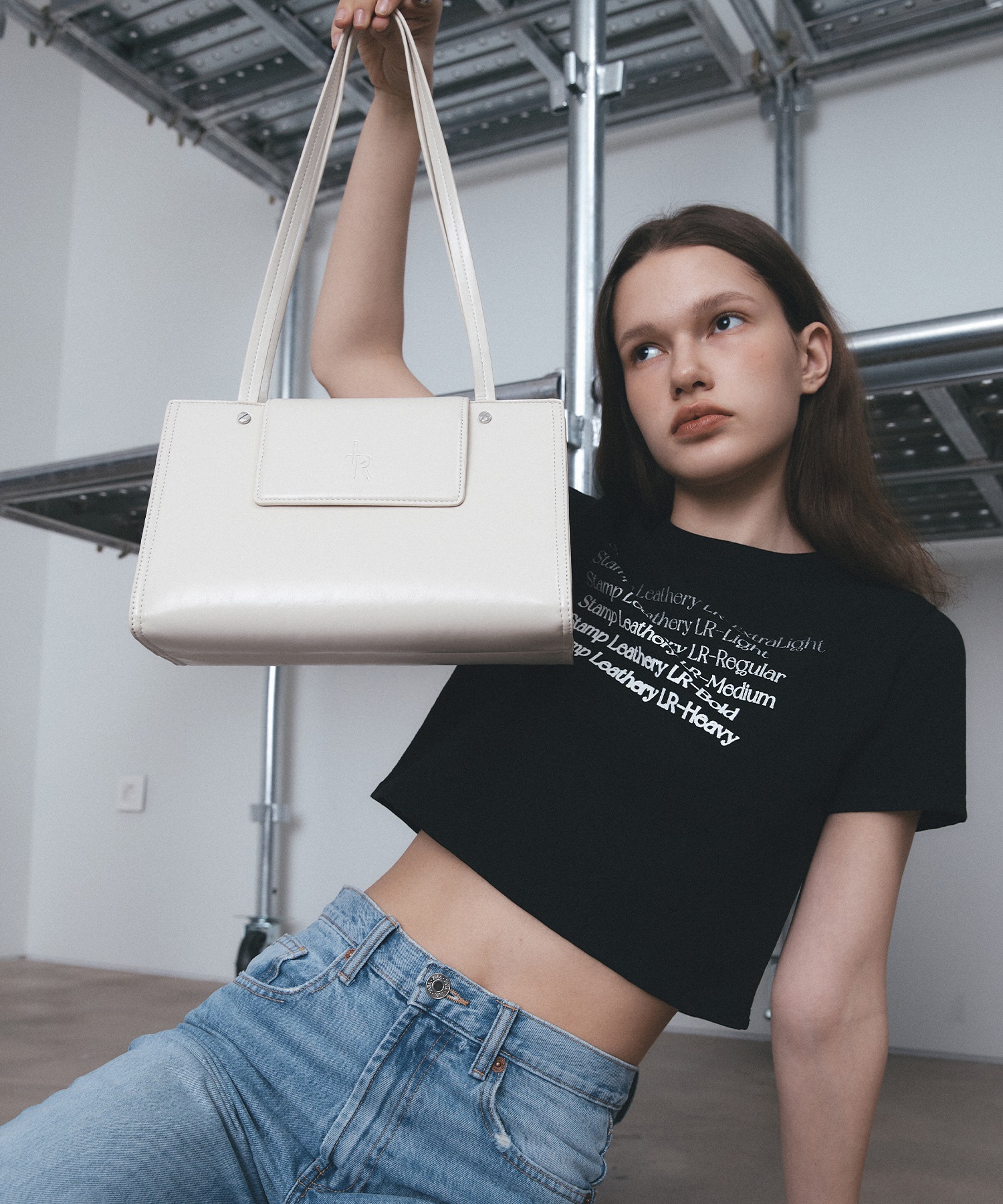 Bolted Square Shoulder Bag 2色 新商品 韓国人気 女性バッグ 学生バッグ デイリーバッグ 新学期 大学生 韓国人気 学生バッグ Bolted Square Shoulder Bag 2色 新商品 韓国人気 女性バッグ 学生バッグ デイリーバッグ 新学期 大学生 韓国人気 学生バッグ