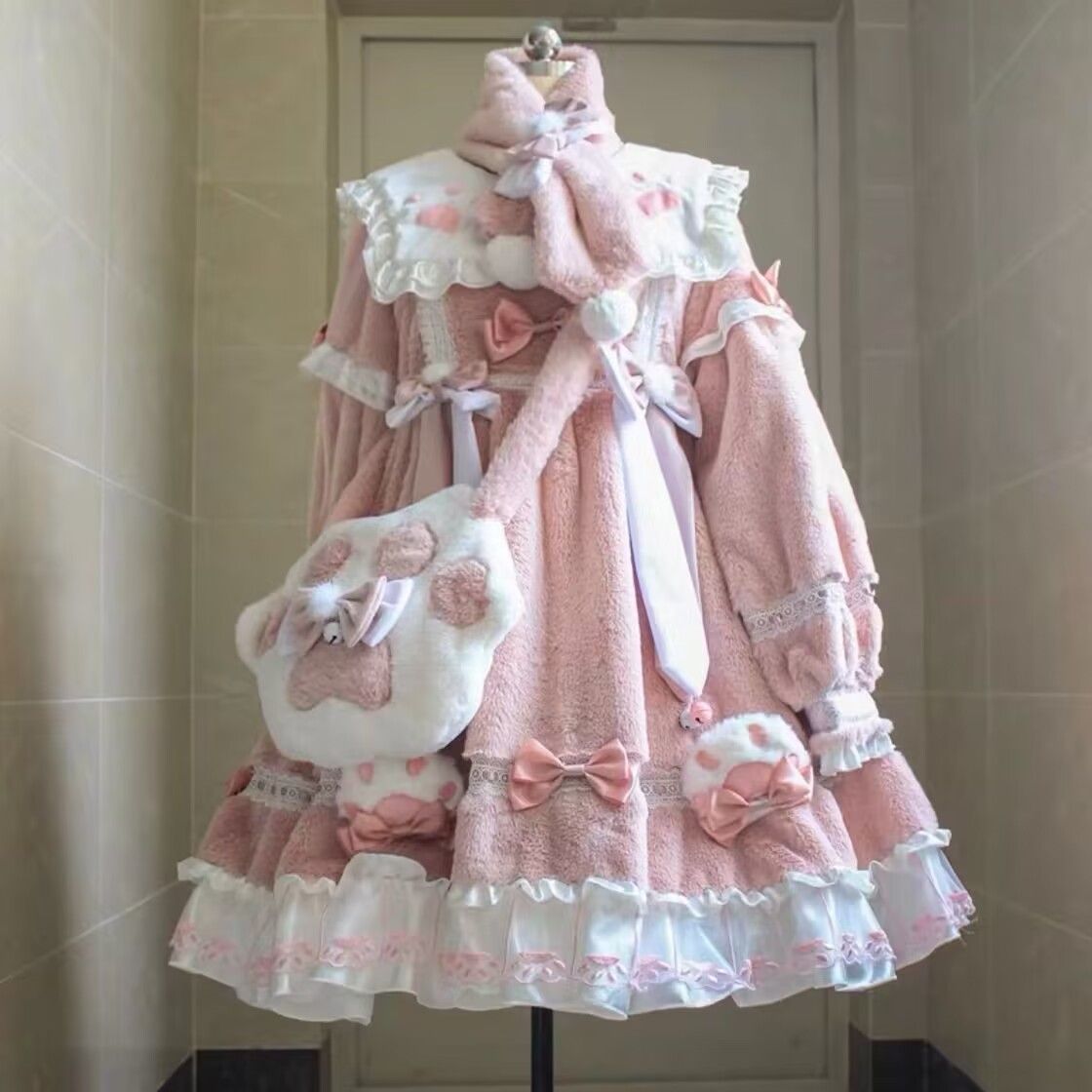 貧乳猫ロリータドレスぬいぐるみp冬長袖肥厚ロリータドレス新年ドレス