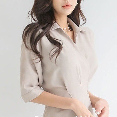シャツワンピース ロング丈 長袖 白 カジュアル 韓国 レディース オルチャン かわいい 5分袖 Vネック ミモレ丈 Aライン 個性的 フレンチウエスト 艶感 個性的