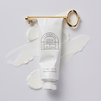 Qoo10] LUVFUME ベタつかずさわやかな付け心地で素早く浸透