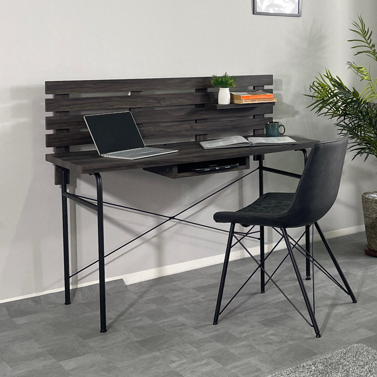 ワークデスク コンセント付き 収納棚 木目調 幅120cm デスク PCデスク パソコン 机 リビング 書斎 大人 異素材 おしゃれ ヴィンテージ調 インダストリアル調 小棚 ラック 付き ワークデスク コンセント付き 収納棚 木目調 幅120cm デスク PCデスク パソコン 机 リビング 書斎 大人 異素材 おしゃれ ヴィンテージ調 インダストリアル調 小棚 ラック 付き