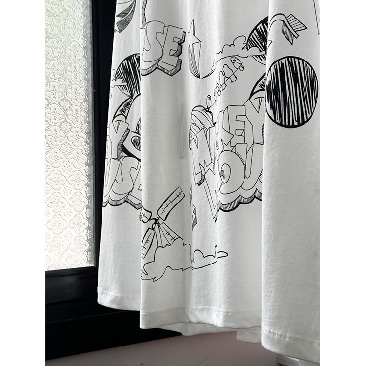 ニッチなデザインが面白いラウンドネック長袖ボトムシャツ24春夏新作os版シンプルtシャツ万能