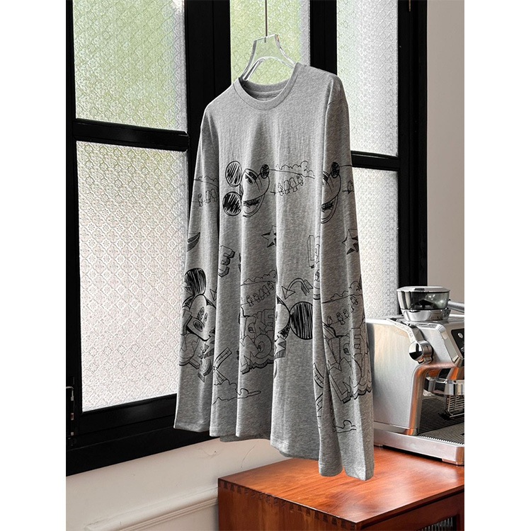 ニッチなデザインが面白いラウンドネック長袖ボトムシャツ24春夏新作os版シンプルtシャツ万能