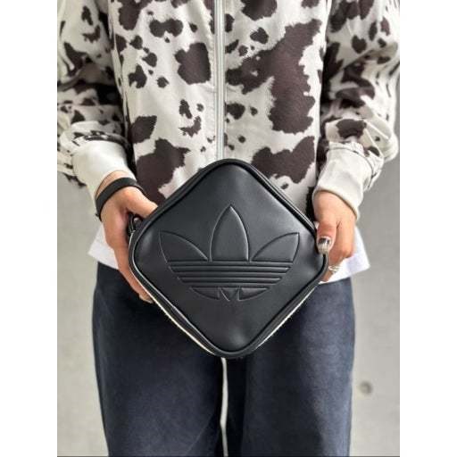 Qoo10] adidas Adicolor Classic Dia