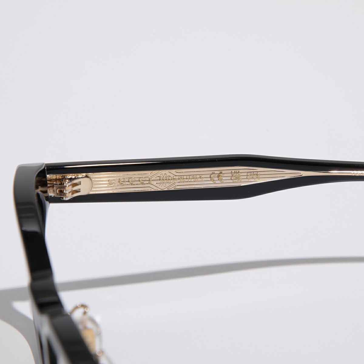 GUCCI グッチ サングラス GG1470SJ メンズ ウェリントン型 フルリム セルフレーム クリングスタイプ 調光サングラス 調光レンズ ロゴ アイウェア 001 GUCCI グッチ サングラス GG1470SJ メンズ ウェリントン型 フルリム セルフレーム クリングスタイプ 調光サングラス 調光レンズ ロゴ アイウェア 001