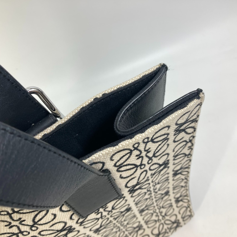 トートバッグ B692L09X03 バックルトート アナグラム ショルダーバッグ 肩掛け ビジネスバッグ キャンバス/レザー ホワイト