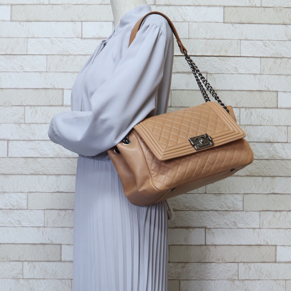 シャネル ボーイシャネル ショルダーバッグ レザー ベージュ CHANEL 中古 シャネル ボーイシャネル ショルダーバッグ レザー ベージュ CHANEL 中古