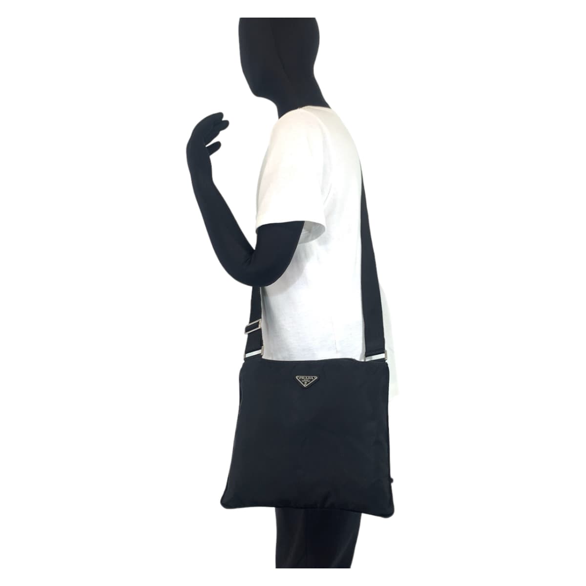 テスート 三角ロゴプレート ブラック 黒 シルバー金具 ナイロン ショルダーバッグ メッセンジャーバッグ メンズ 503828 テスート 三角ロゴプレート ブラック 黒 シルバー金具 ナイロン ショルダーバッグ メッセンジャーバッグ メンズ 503828