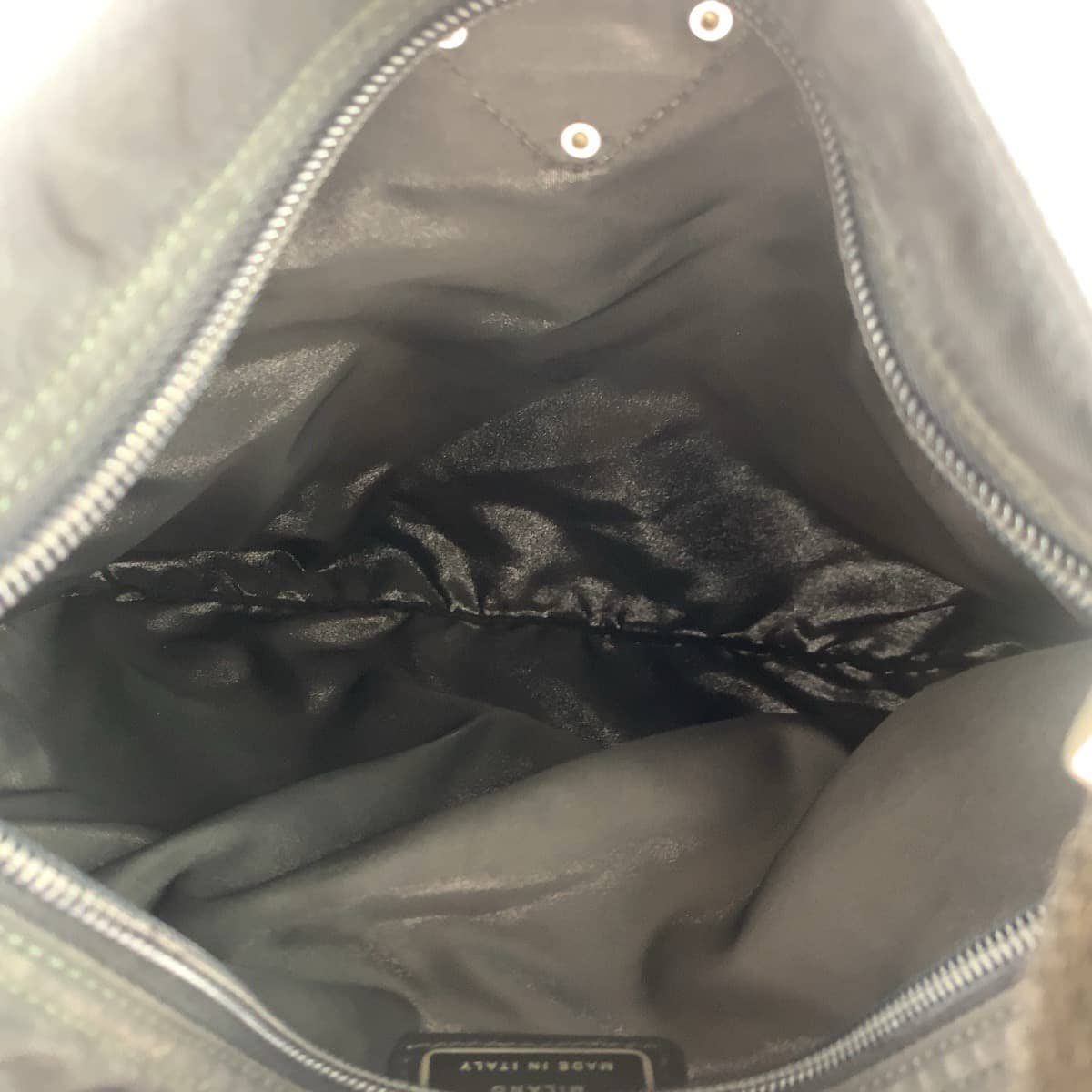 テスート 三角ロゴプレート ブラック 黒 シルバー金具 ナイロン ショルダーバッグ メッセンジャーバッグ メンズ 503828 テスート 三角ロゴプレート ブラック 黒 シルバー金具 ナイロン ショルダーバッグ メッセンジャーバッグ メンズ 503828