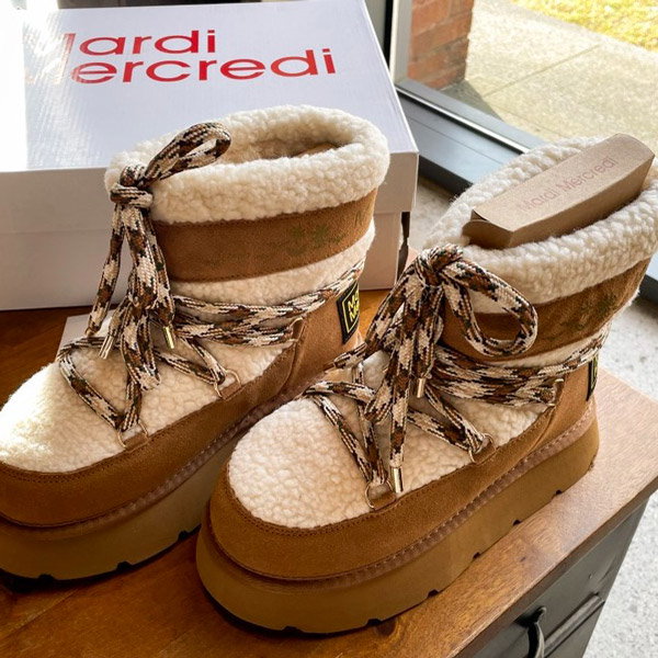 新品◼︎UGG オレンジ ファースリッパ ストラップ付き
