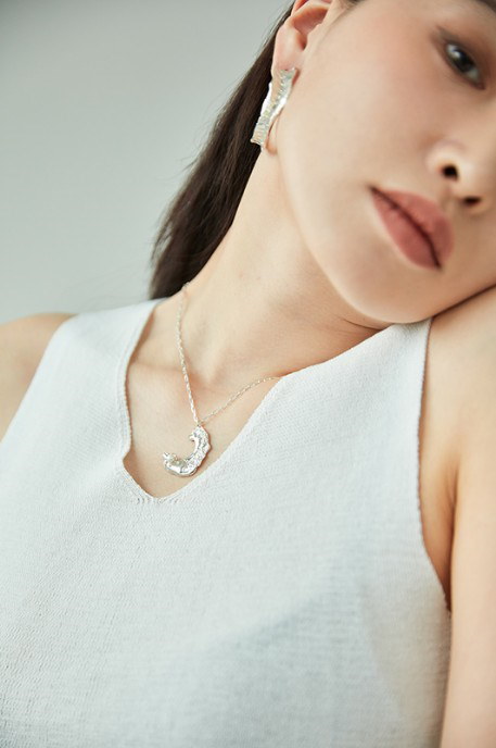 【a.neujac】The Pearl on the Sand necklace ★ ジョングク着用 Qoo10] a.neujac 【a.neujac】 The Pearl