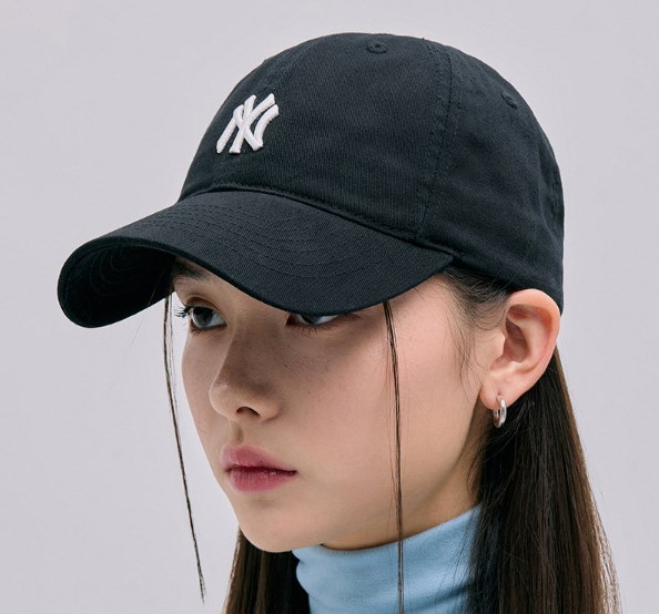 日本未発売 MLB Korea エムエル ビーコリ キャップ カリナ 着用モデル 日本未発売】MLB カリナ着用 ヤンキース キャップ 韓国限定 バー