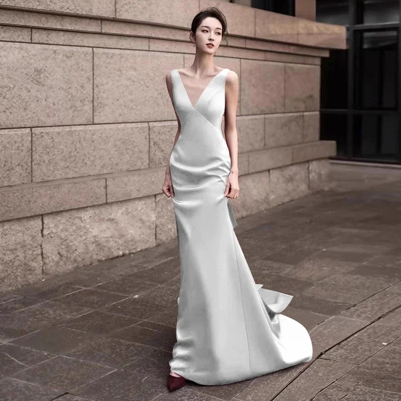 【急速出荷!】パーティードレス 誕生日 演奏会 花嫁 司会 サテンブラックイブニングドレス2025新しいVネック控えめな雰囲気の気質スリムバンケットドレスフランス