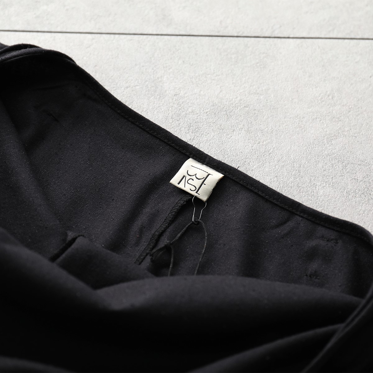 BASERANGE ベースレンジ サロペット OTAY JUMPSUIT JUOT RS 000 レディース ジャンプスーツ オールインワン ノースリーブ シルク カラー2色
