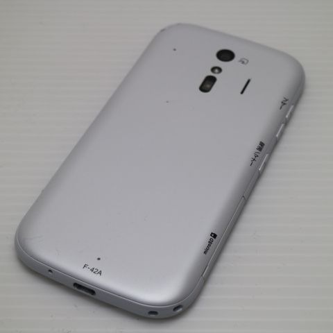 新品同様 F-42A らくらくスマートフォン ホワイト 白ロム 富士通 87