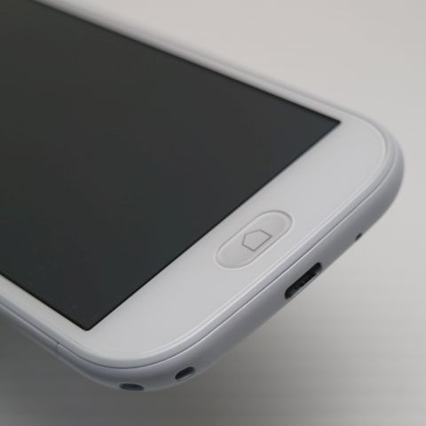 新品同様 F-42A らくらくスマートフォン ホワイト 白ロム 富士通 87