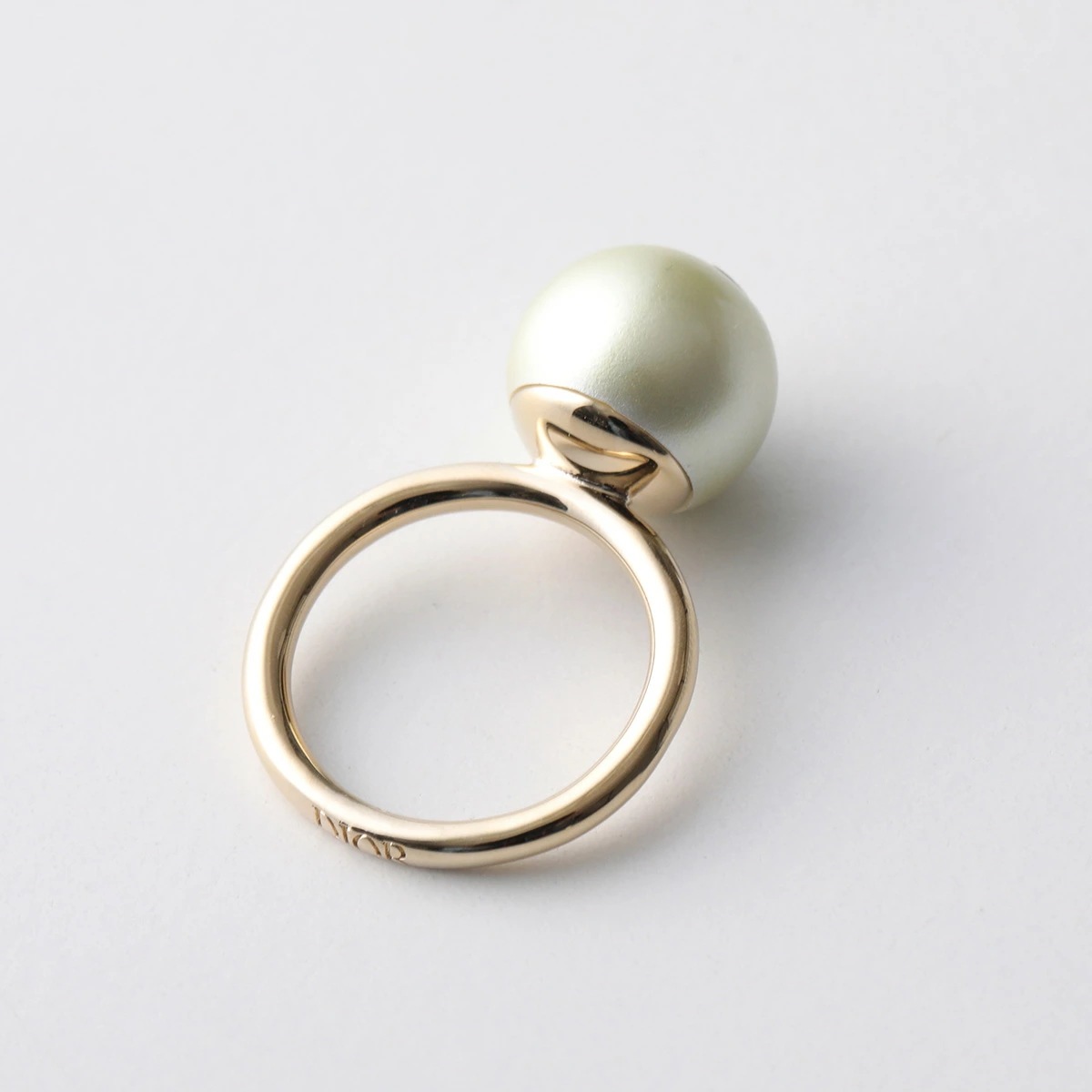 Dior ディオール リング Amulets アミュレット R2200WOMRS レディース パール 指輪 アクセサリー CDロゴ 301/Gold-White Dior ディオール リング Amulets アミュレット R2200WOMRS レディース パール 指輪 アクセサリー CDロゴ 301/Gold-White