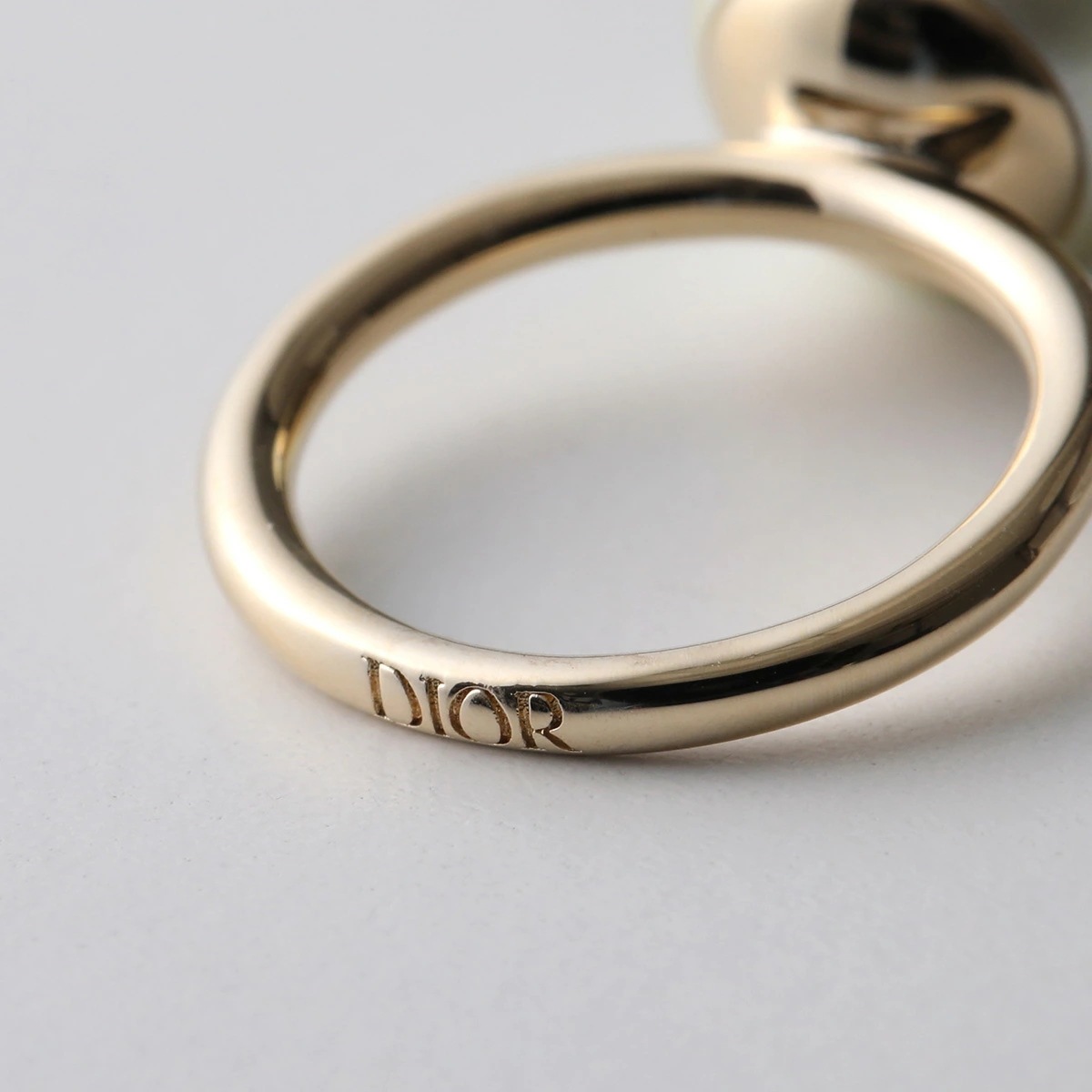 Dior ディオール リング Amulets アミュレット R2200WOMRS レディース パール 指輪 アクセサリー CDロゴ 301/Gold-White Dior ディオール リング Amulets アミュレット R2200WOMRS レディース パール 指輪 アクセサリー CDロゴ 301/Gold-White