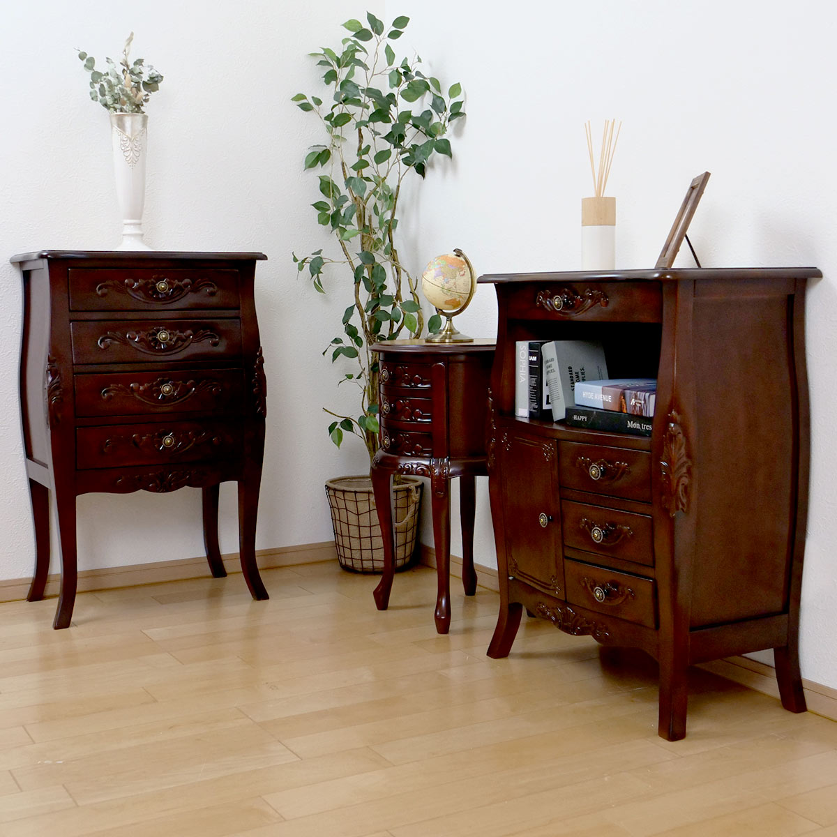 チェスト 4段 コモ キャビネット 手彫り ロココ調 猫脚 収納 家具 天然木 完成品 リビングボード サイドキャビネット 木製 引き出し ホワイト ブラウン